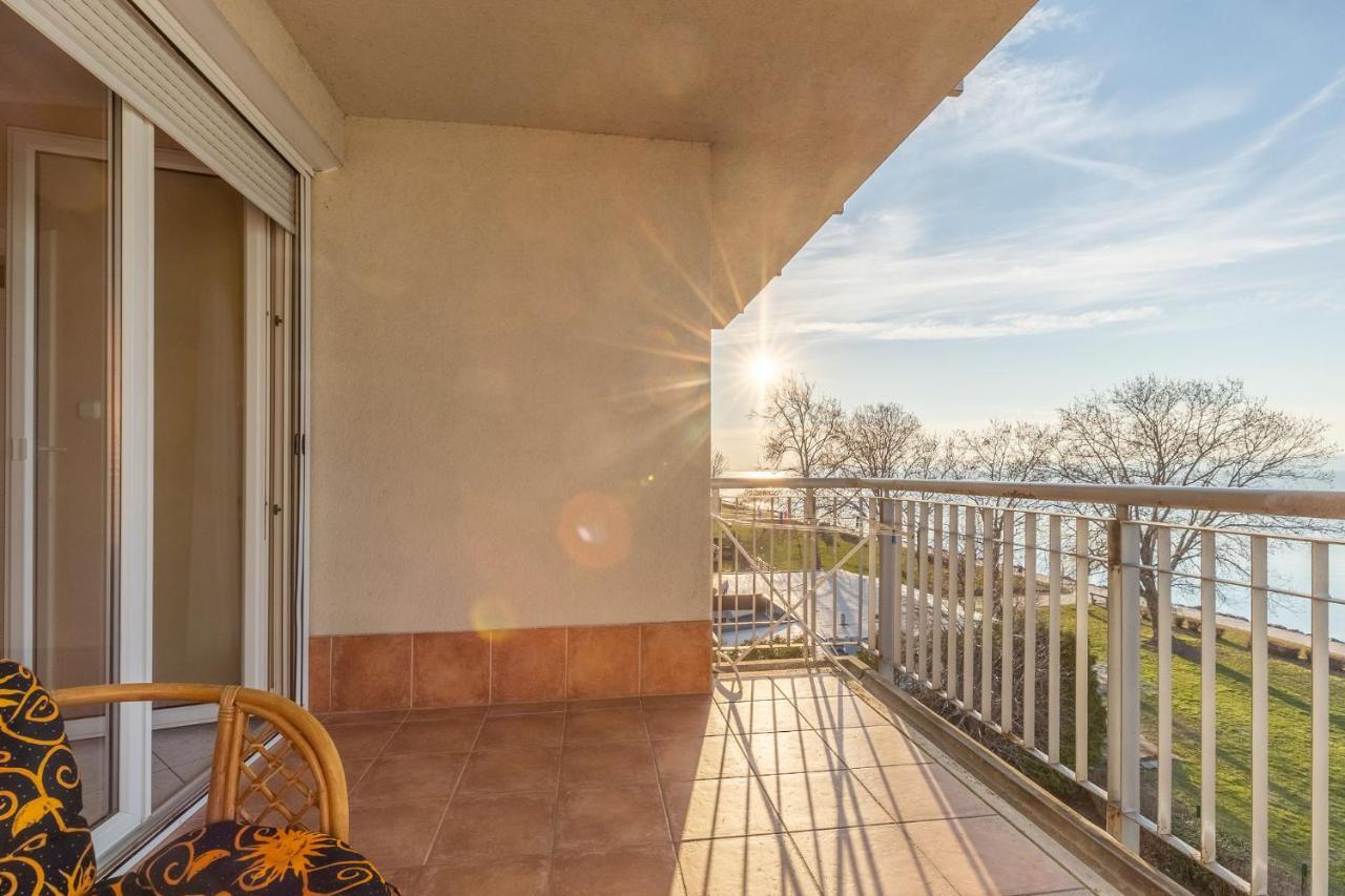 Appartement Kék Hullám Apartman à Siófok Extérieur photo